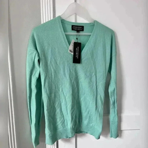 Banana Republic Todd & Duncan Scottish Cashmere Yarn V Neck Sweater New With Tag - Picture 4 of 5